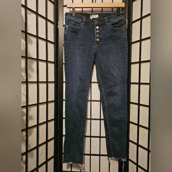 Free People High Rise Button Fly Skinny Stretch Raw Hem Size 29 - Picture 1 of 5